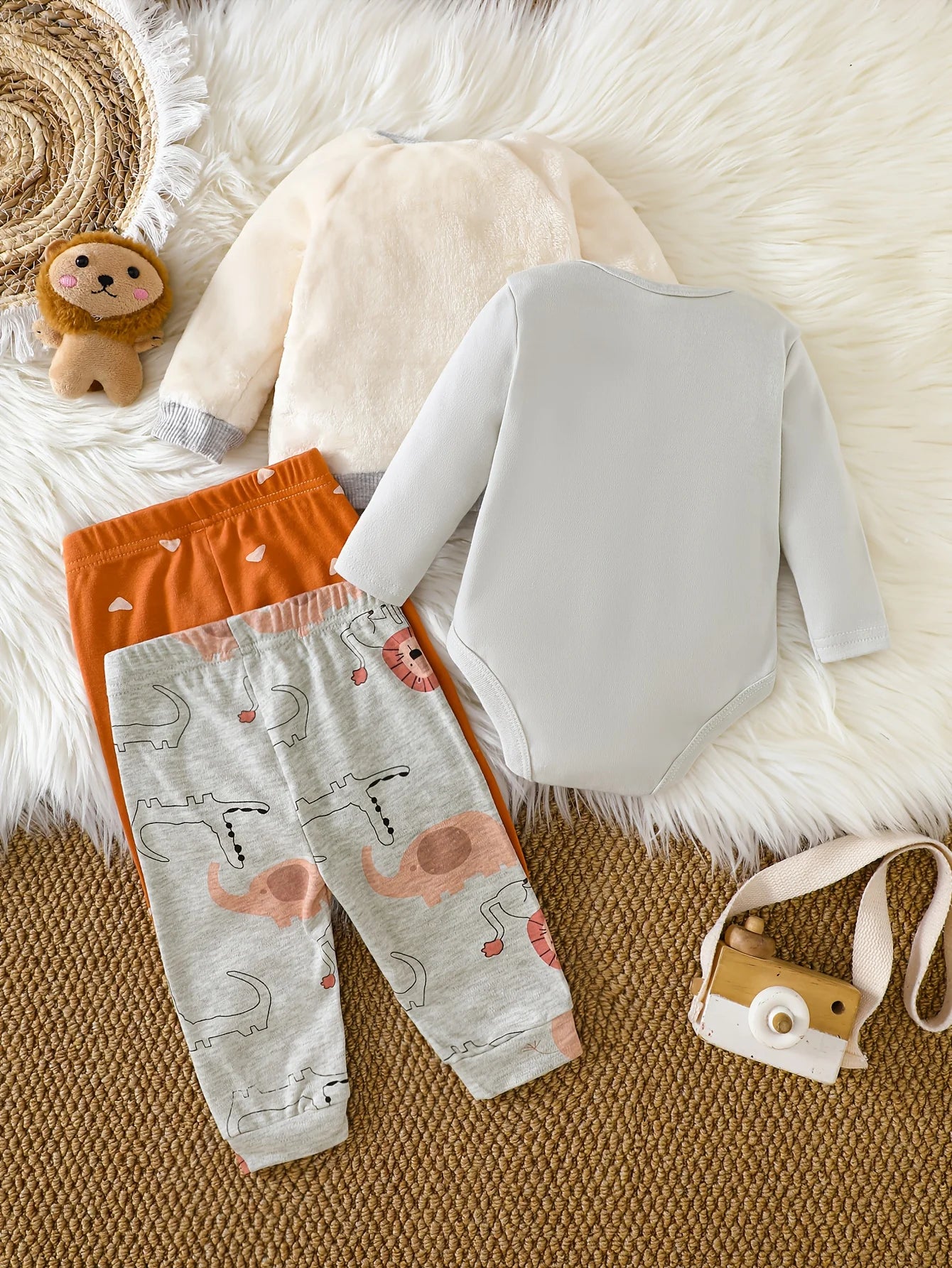 Baby boy clothes 4PCS Baby boy onesies suit Autumn and winter long-sleeved onesie+ top+ 2 pants Suitable for 0-12 months